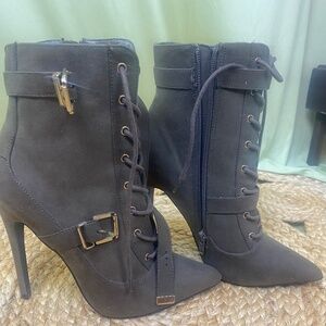 Women’s Black Lace Up Ankle Boots Stiletto Heel Pointed Toe Size 8.5 Buckle